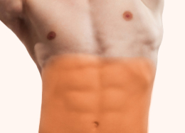 Mężczyzna z oznaczoną strefą depilacji brzucha