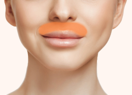 Kobieta z oznaczoną strefą depilacji wąsy